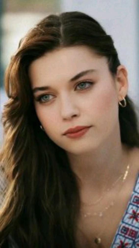 Afra Saraçoğlu Fotoğrafı - 2