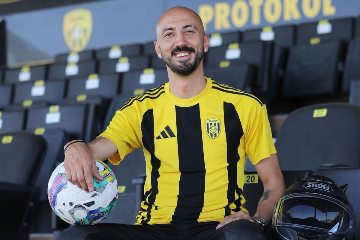 Ahmet İlhan Özek Profil Resmi