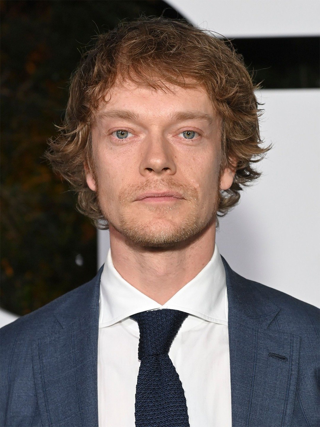 Alfie Allen Profil Resmi