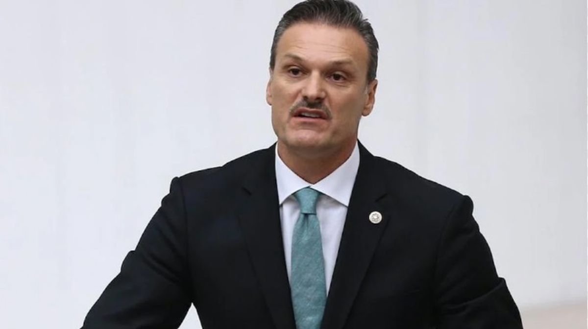 Alpay Özalan Fotoğrafı - 1