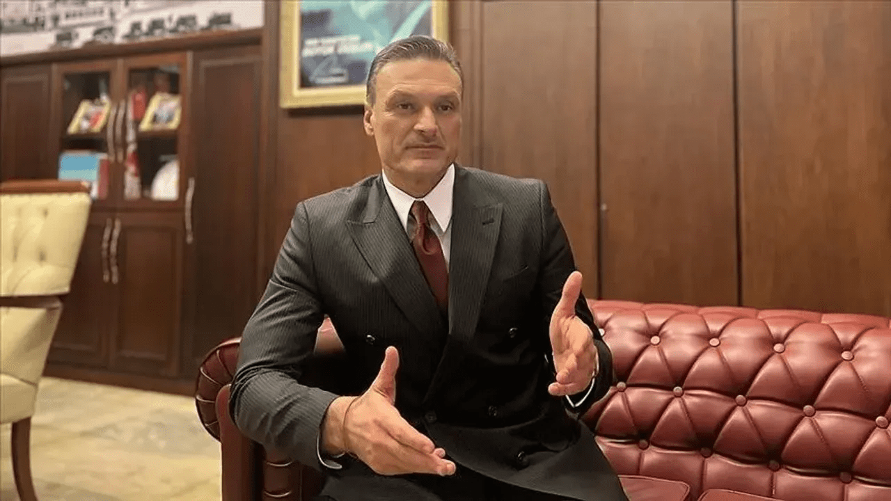 Alpay Özalan Fotoğrafı - 2