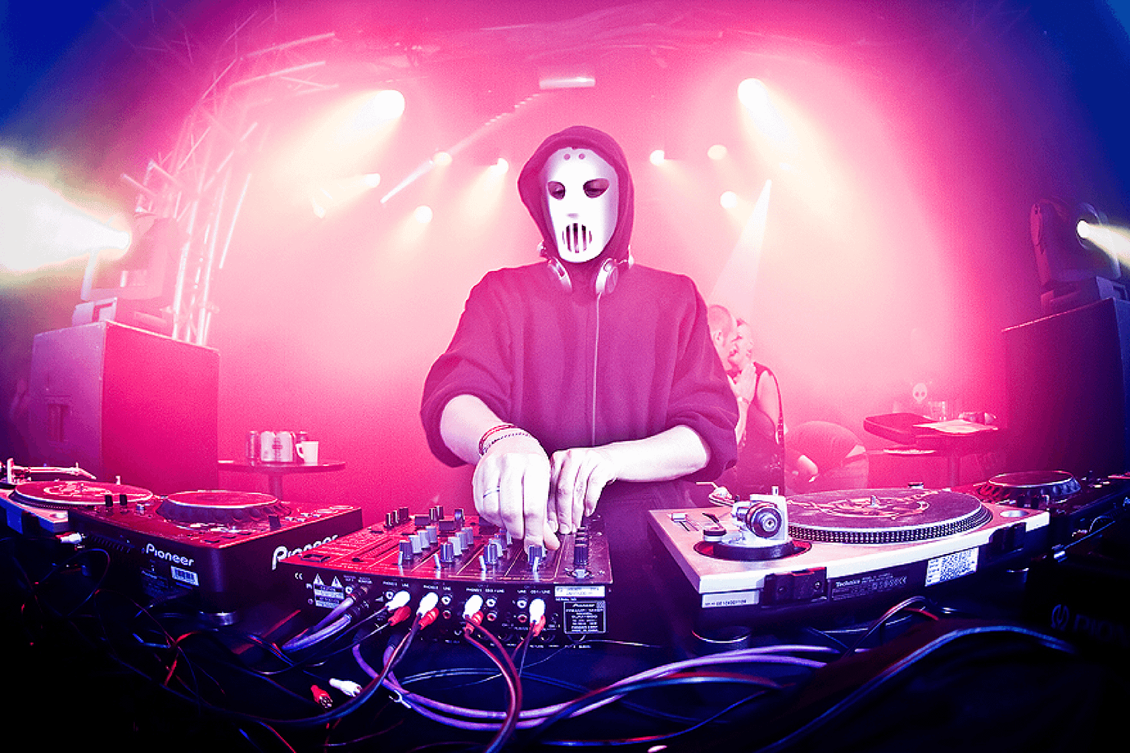 Angerfist Fotoğrafı - 4