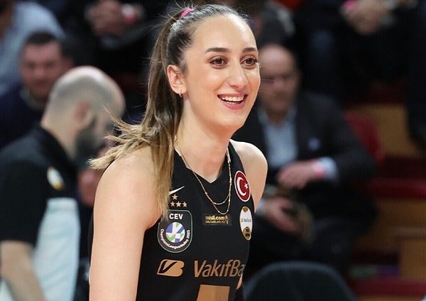 Ayça Aykaç Altıntaş Fotoğrafı - 3
