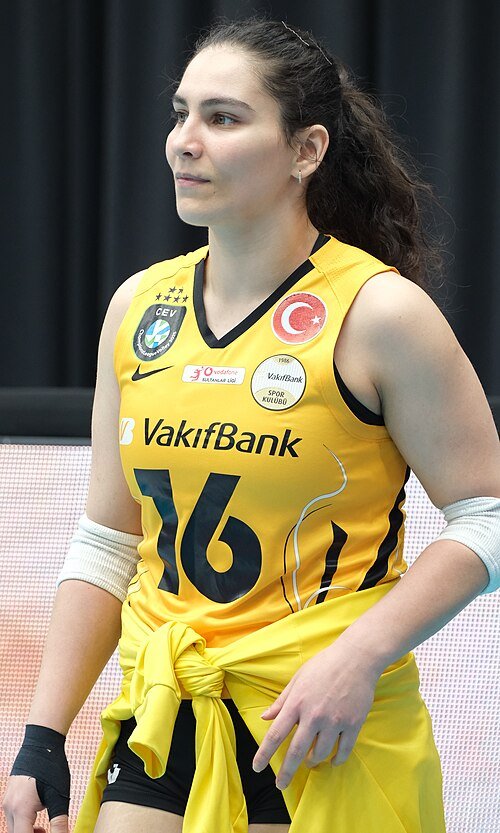 Aylin Sarıoğlu Fotoğrafı - 2