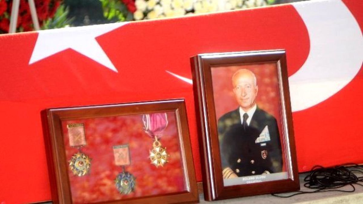 Bülend Ulusu Fotoğrafı - 3