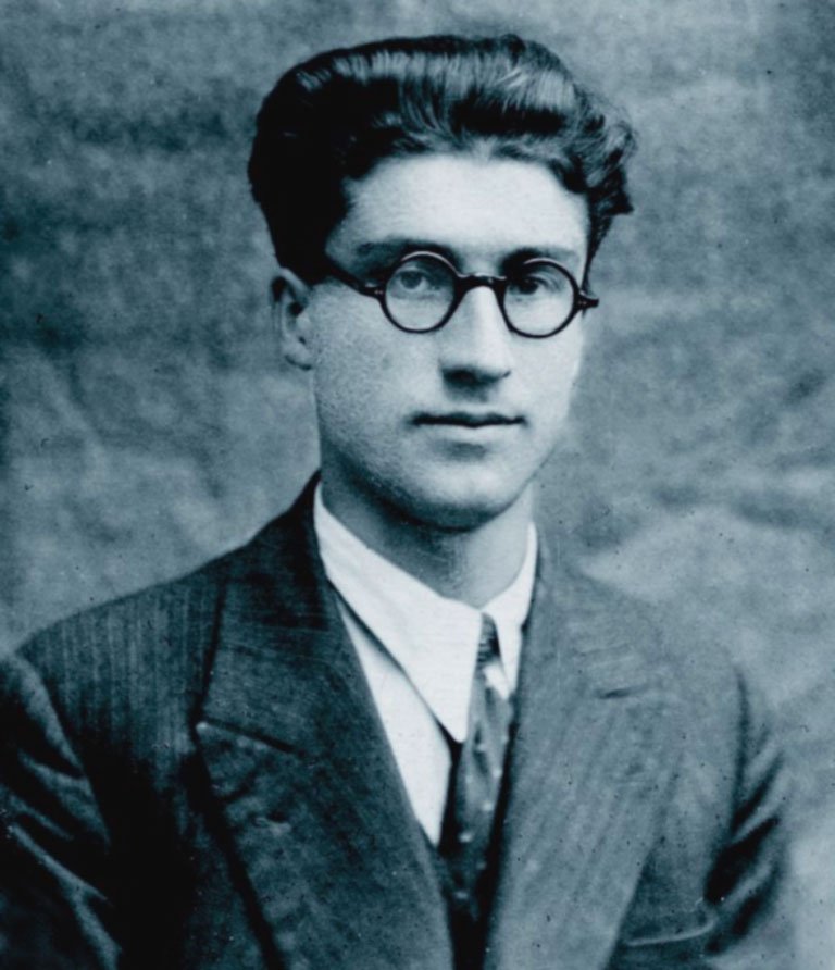 Cesare Pavese Profil Resmi