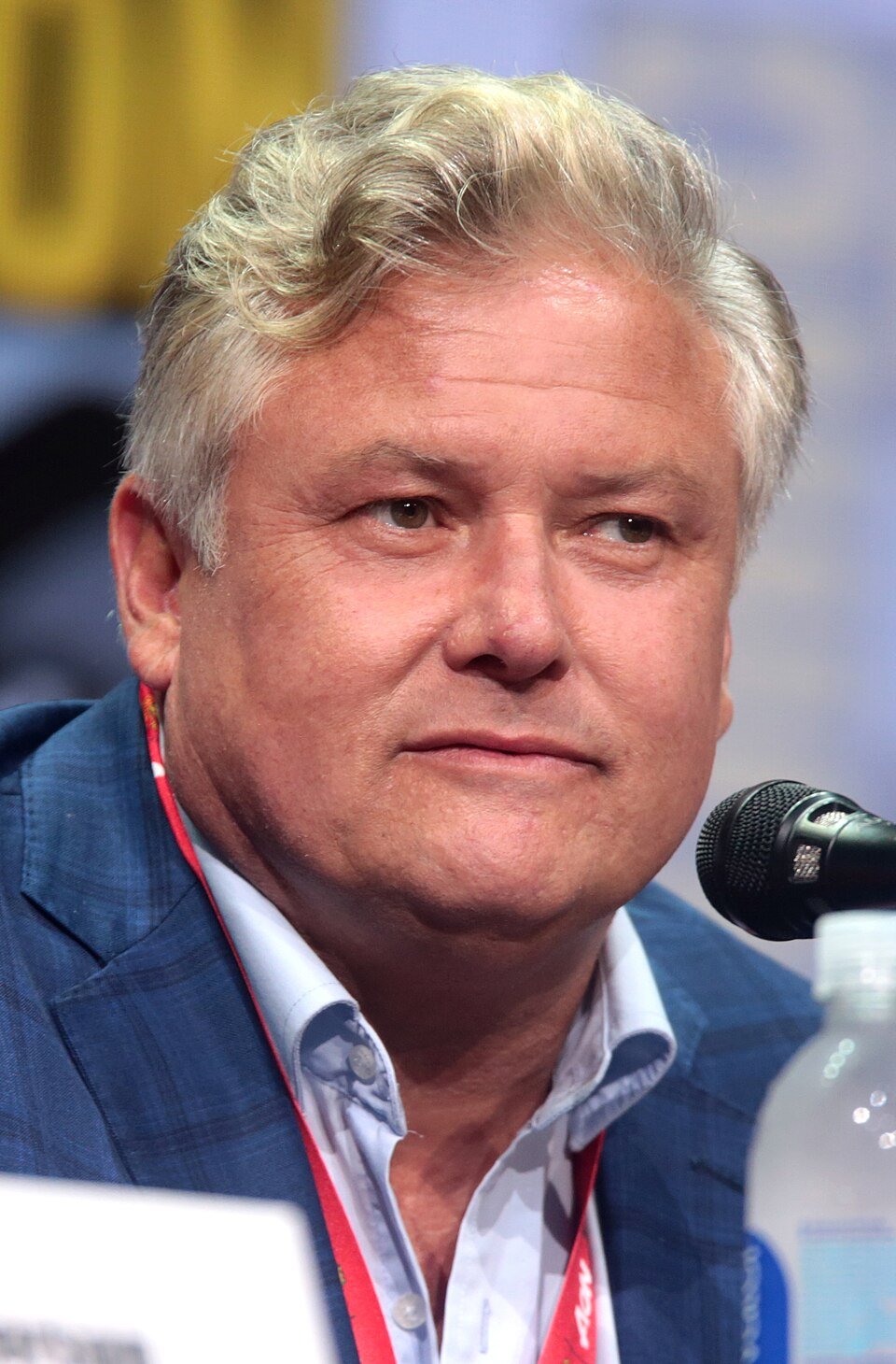 Conleth Hill Profil Resmi