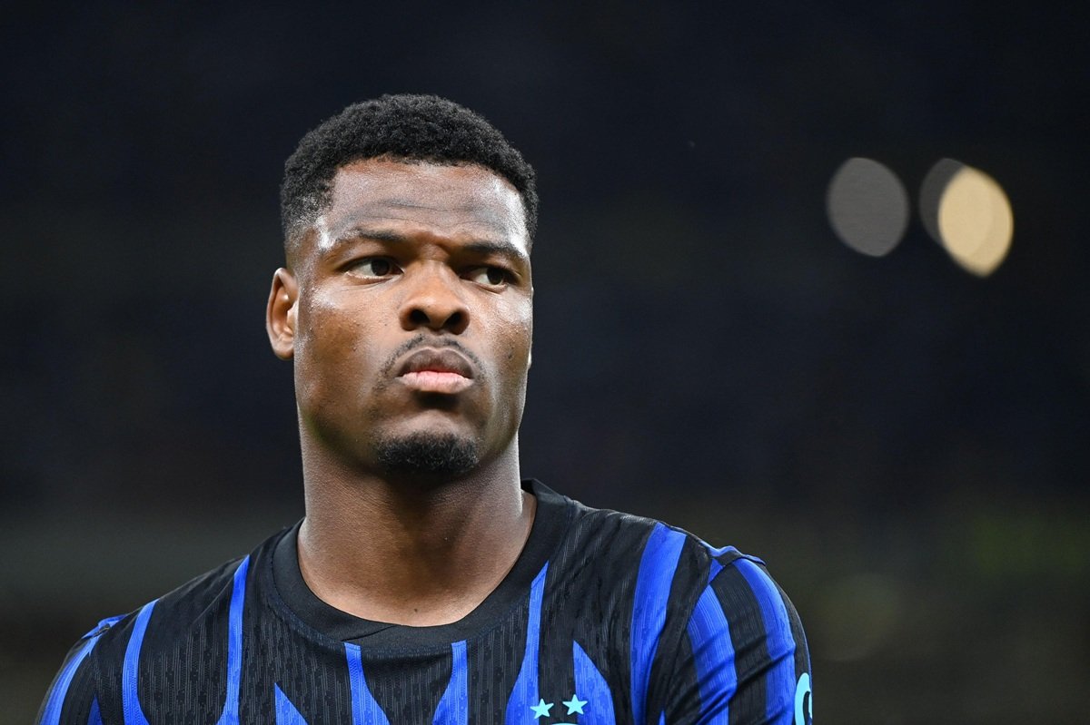 Denzel Dumfries Profil Resmi