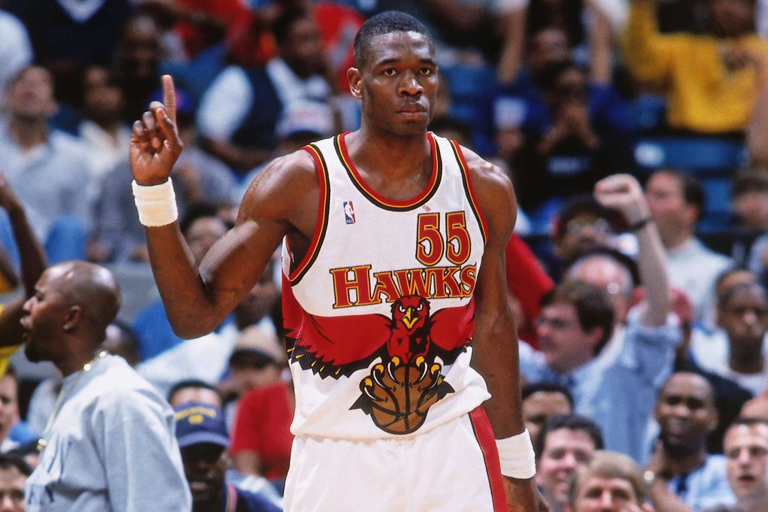 Dikembe Mutombo Profil Resmi