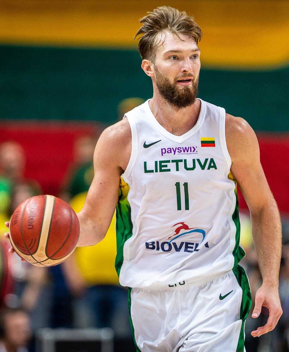 Domantas Sabonis Profil Resmi