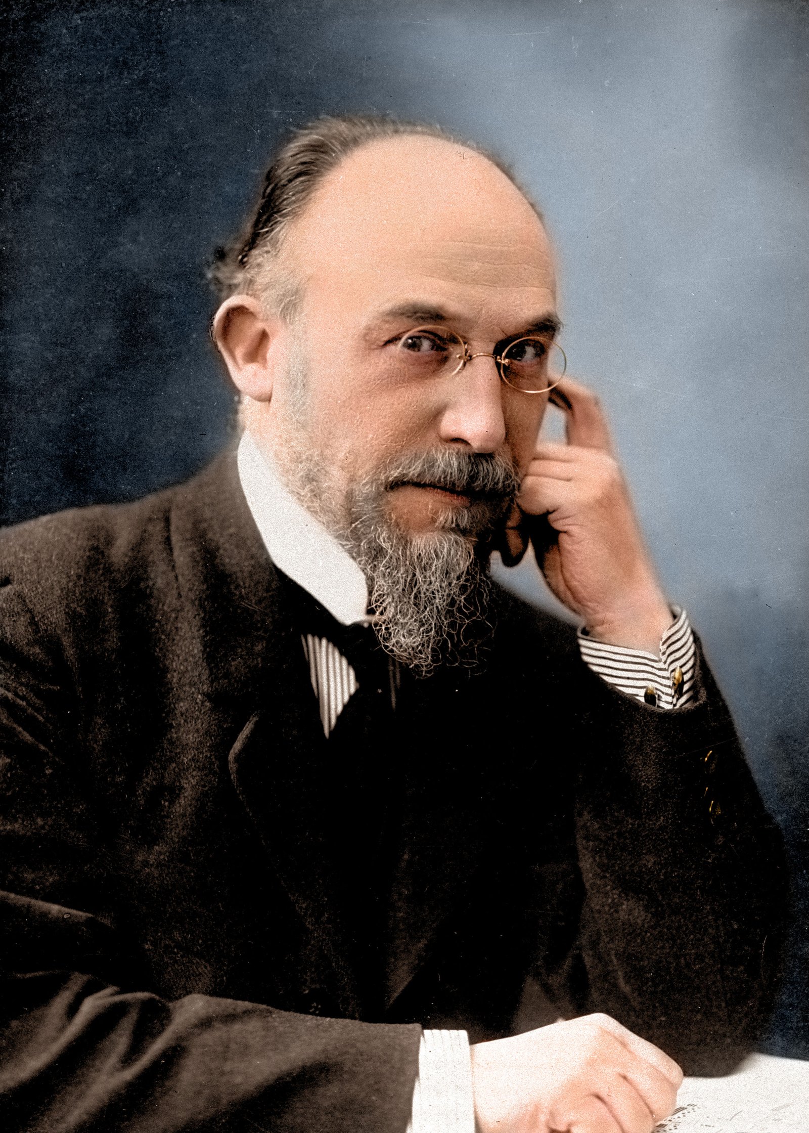 Erik Satie Profil Resmi