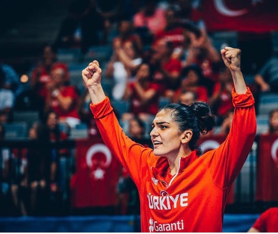 Esra Ural Topuz Fotoğrafı - 5