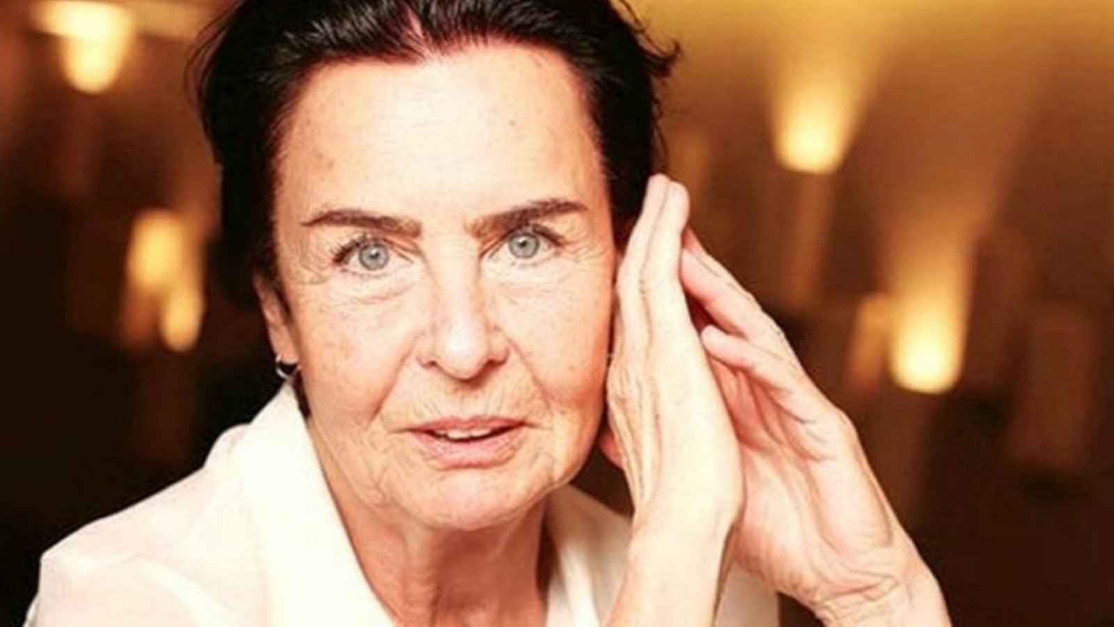 Fatma Girik Fotoğrafı - 1