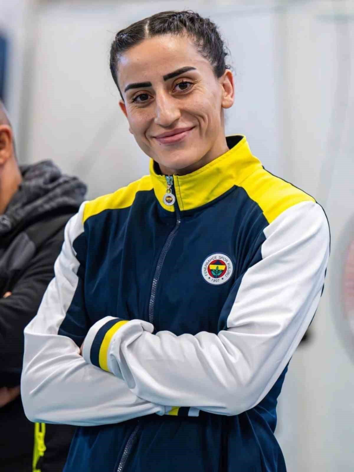 Gizem Özer Fotoğrafı - 1