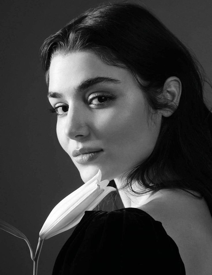 Hande Erçel Profil Resmi