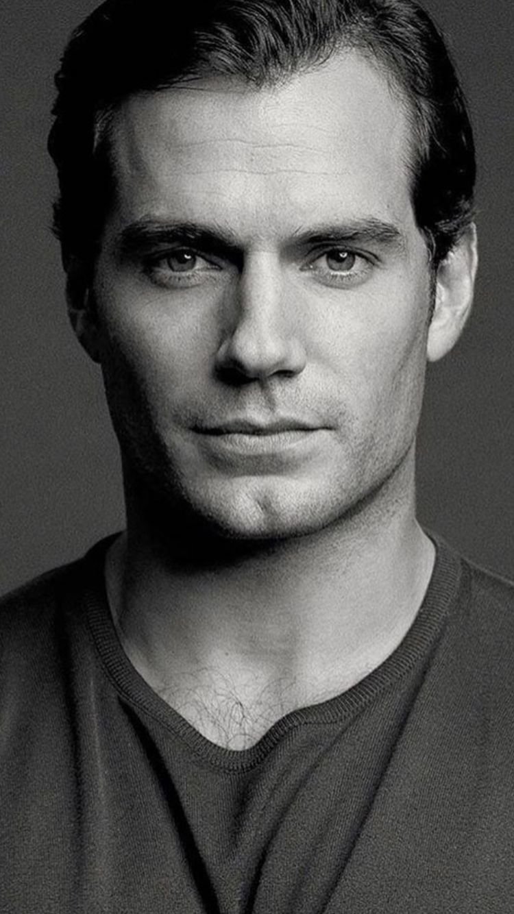 Henry Cavill Profil Resmi