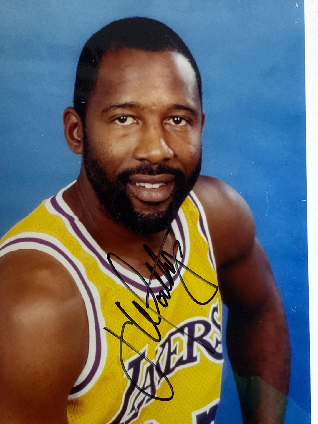 James Worthy Profil Resmi