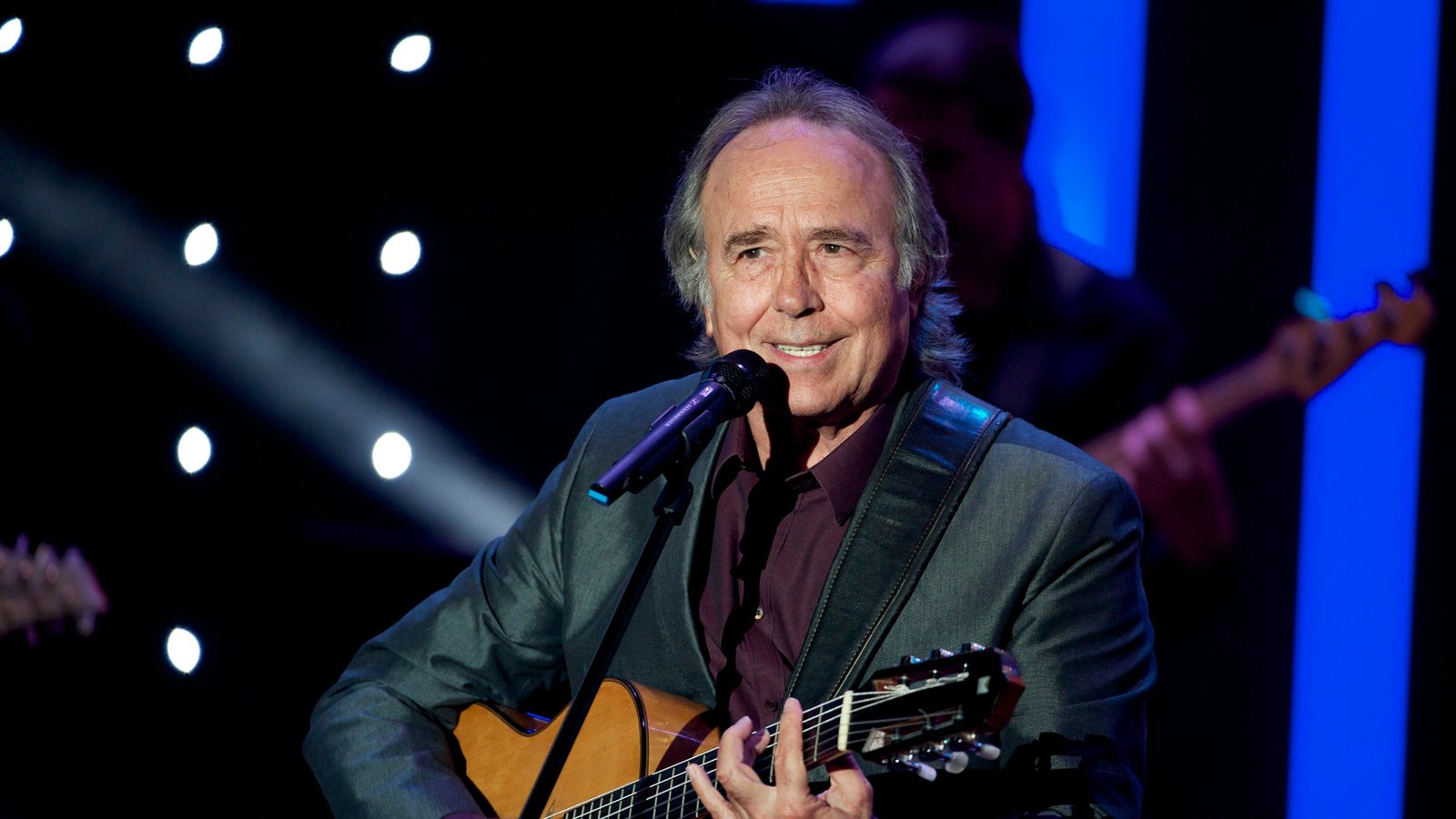 Joan Manuel Serrat Profil Resmi