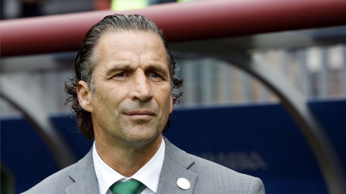 Juan Antonio Pizzi Profil Resmi
