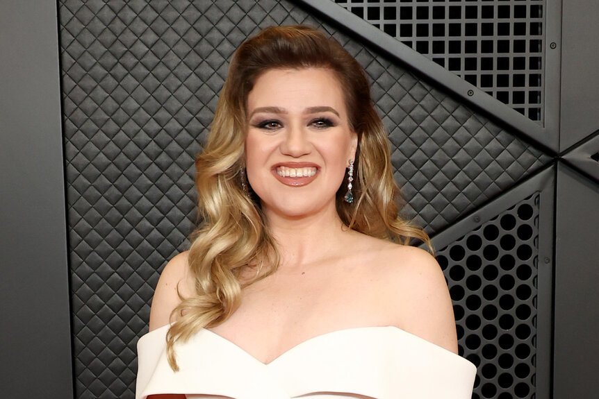 Kelly Clarkson Profil Resmi