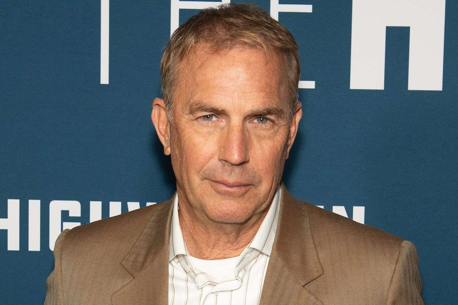 Kevin Costner Profil Resmi