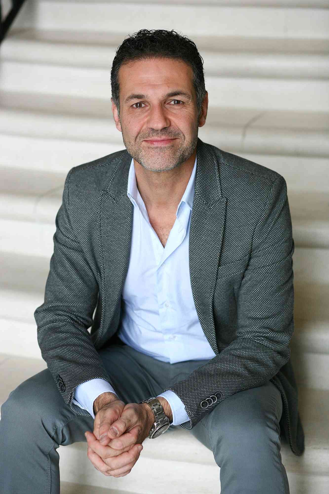 Khaled Hosseini Profil Resmi