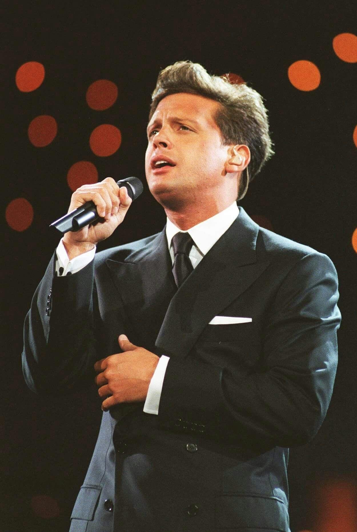 Luis Miguel Profil Resmi