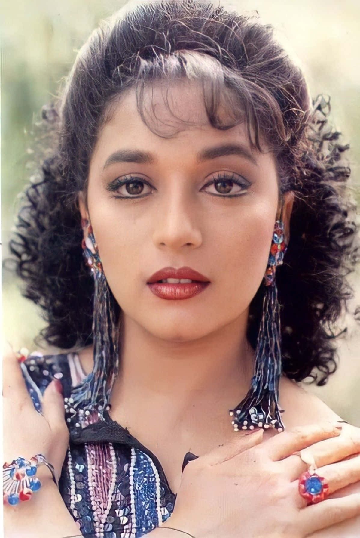 Madhuri Dixit Profil Resmi