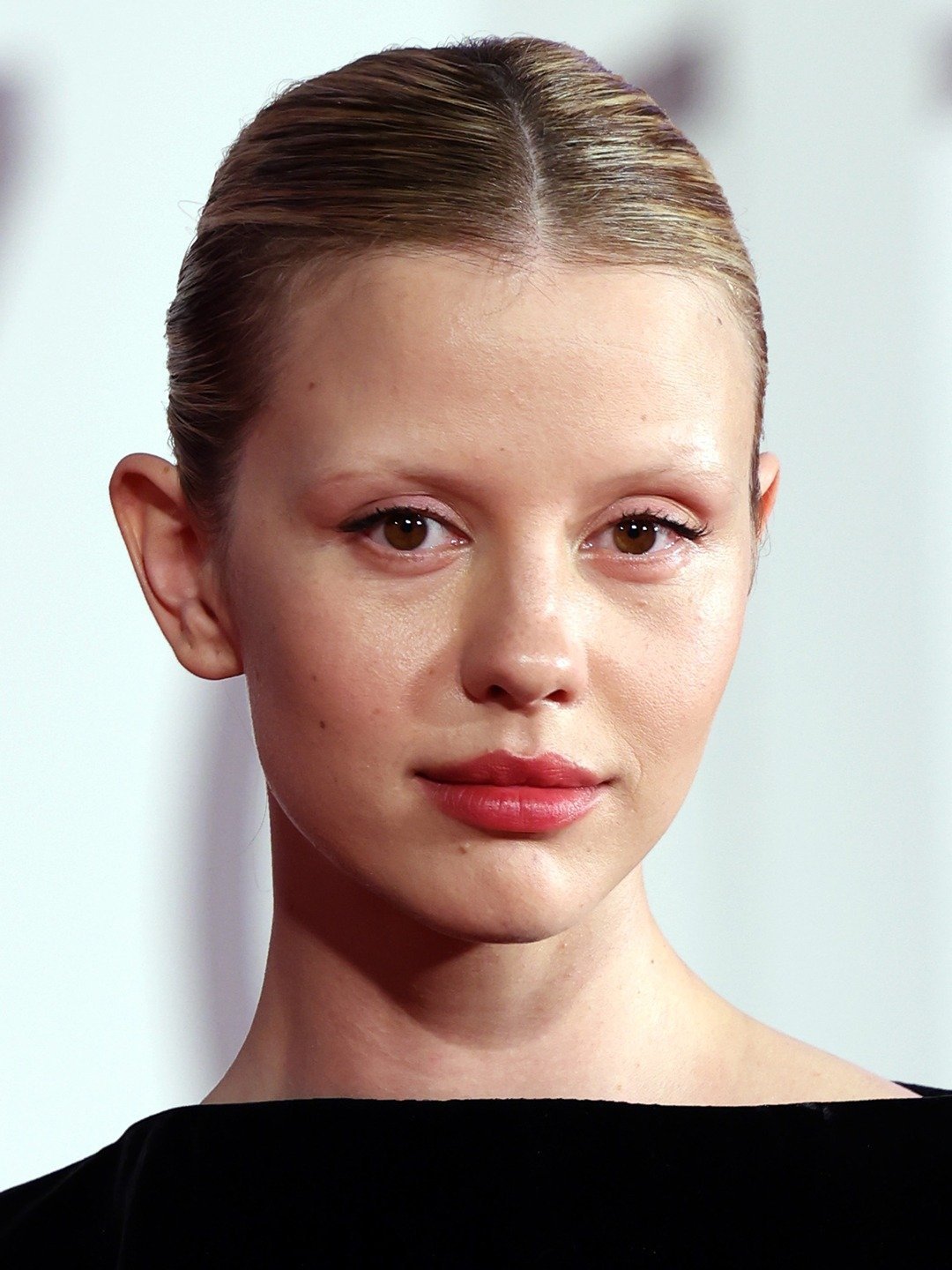 Mia Goth Fotoğrafı - 2