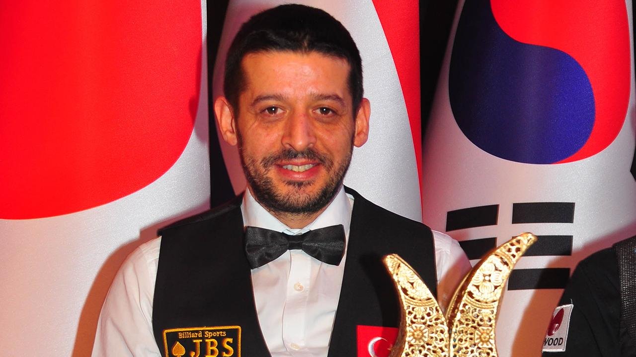Murat Naci Çoklu Profil Resmi