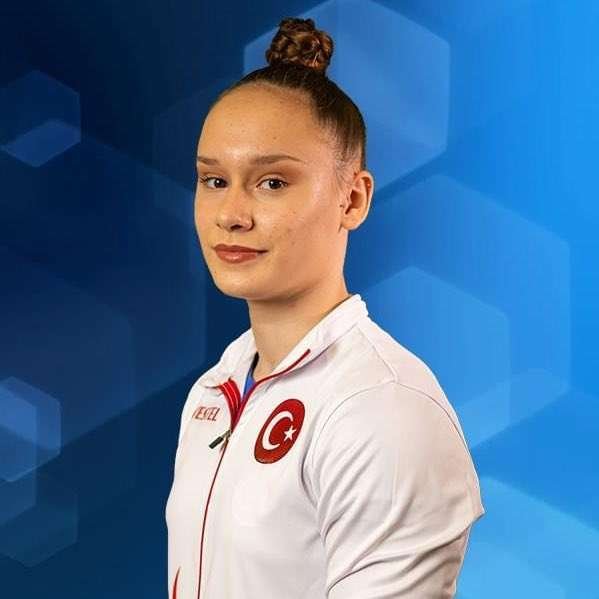 Nazlı Savranbaşı Fotoğrafı - 1