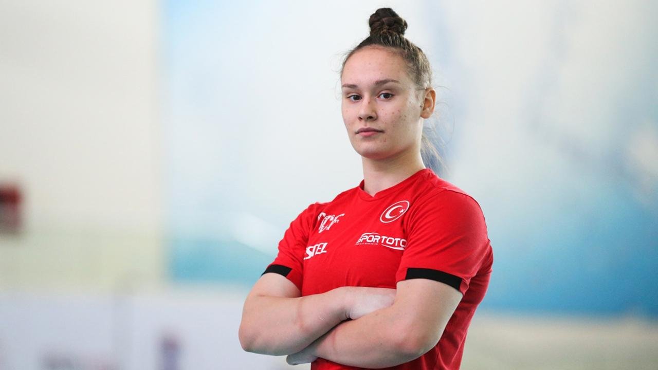 Nazlı Savranbaşı Profil Resmi