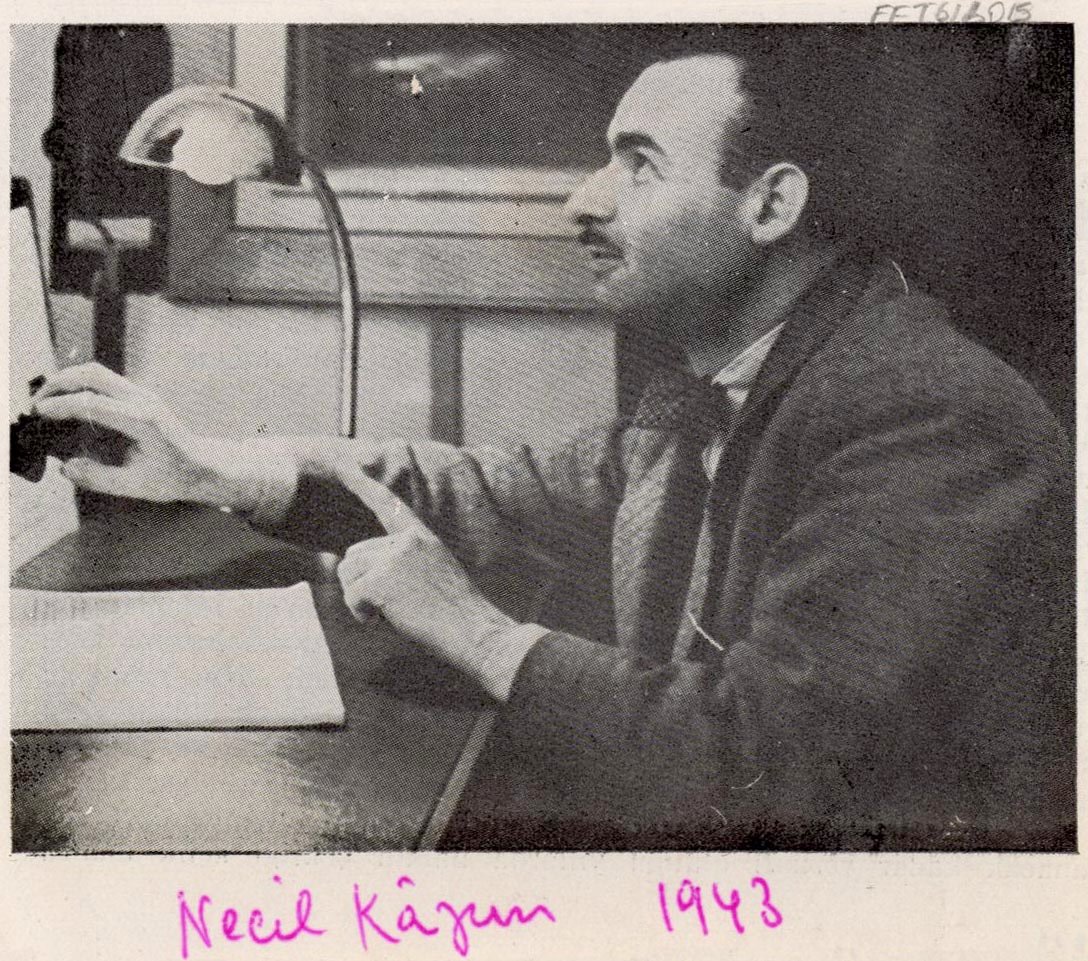 Necil Kazım Akses Fotoğrafı - 1