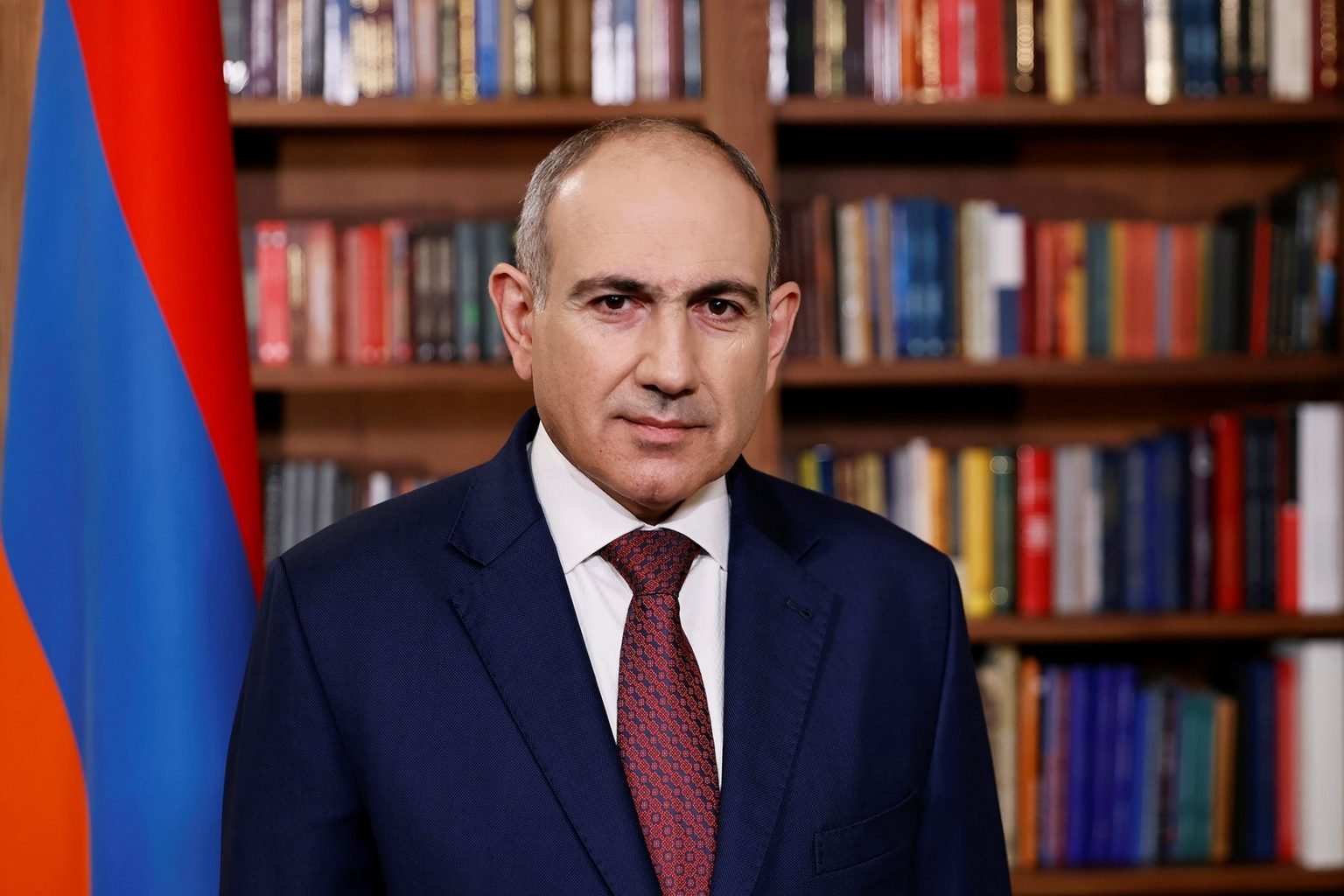 Nikol Paşinyan Fotoğrafı - 3