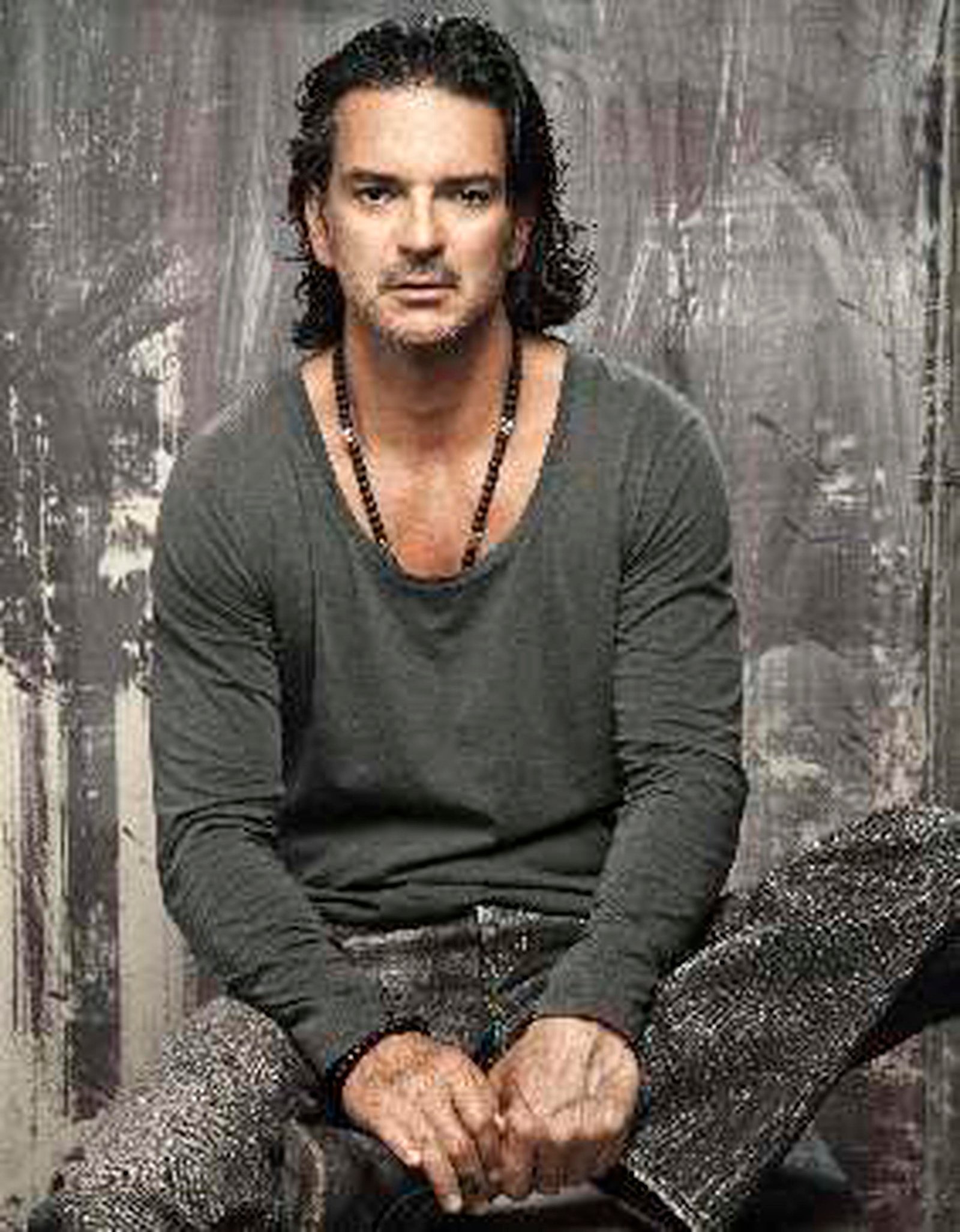 Ricardo Arjona Profil Resmi