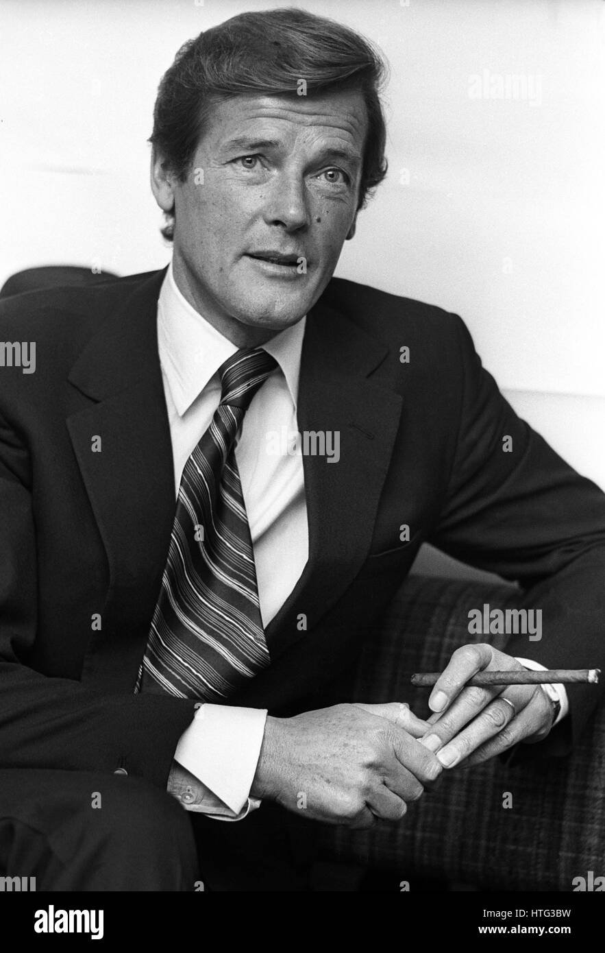 Roger Moore Fotoğrafı - 1