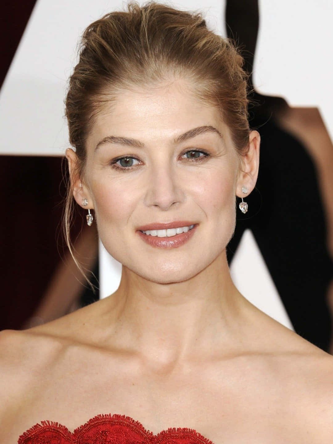 Rosamund Pike Profil Resmi