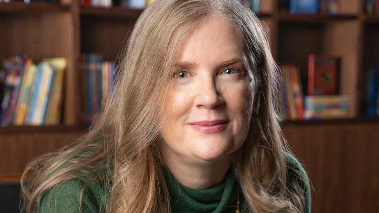 Suzanne Collins Fotoğrafı - 2