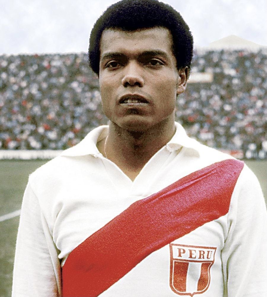 Teófilo Cubillas Profil Resmi