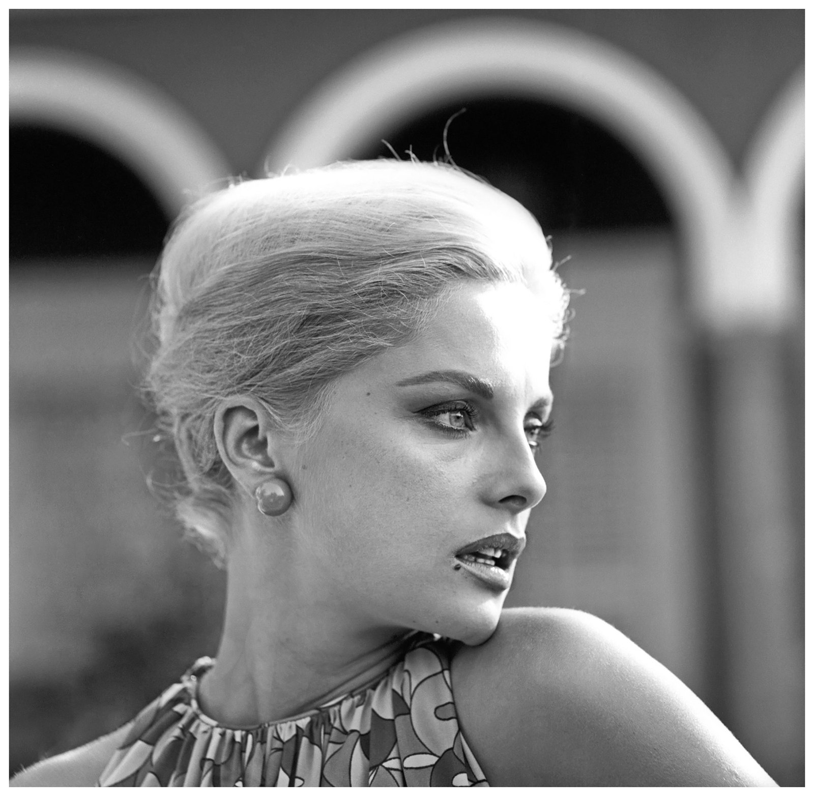 Virna Lisi Profil Resmi