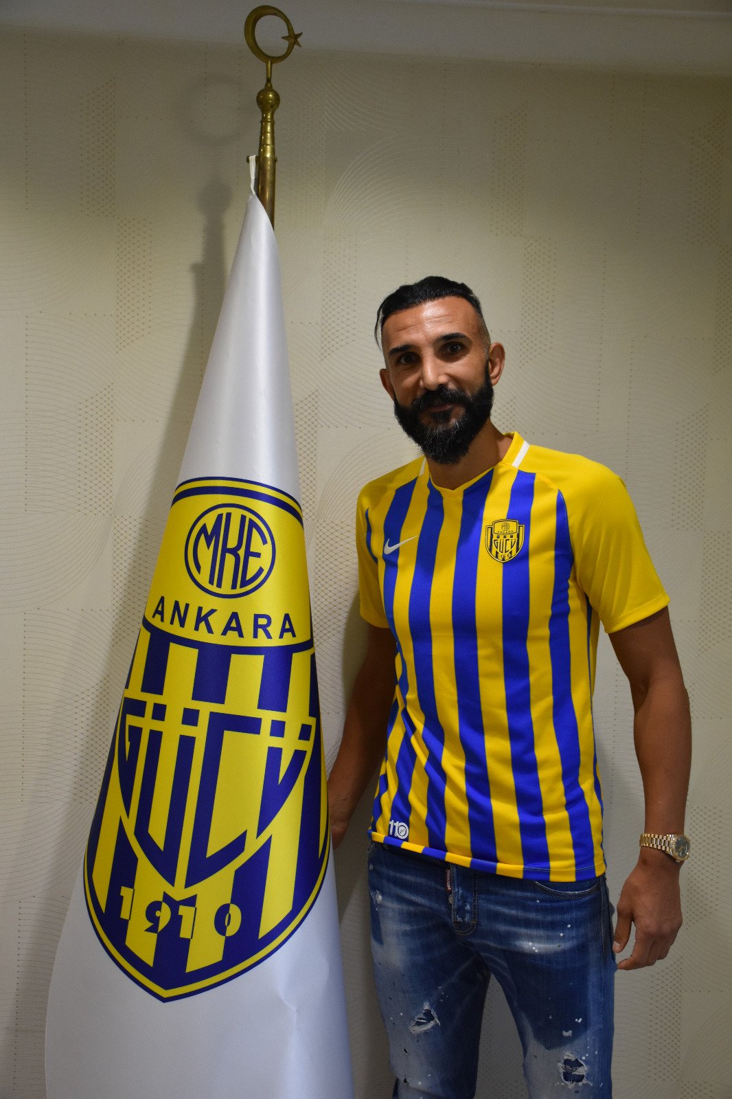 Yalçın Ayhan Fotoğrafı - 1